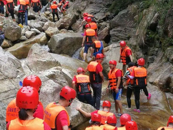 凝心聚力，激情溯溪—康佑有你更精彩 